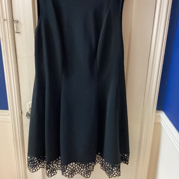 Women’s Black Sleeveless Crocheted Bottom Dress-Size 20- Pre-Owned - Picture 8 of 14